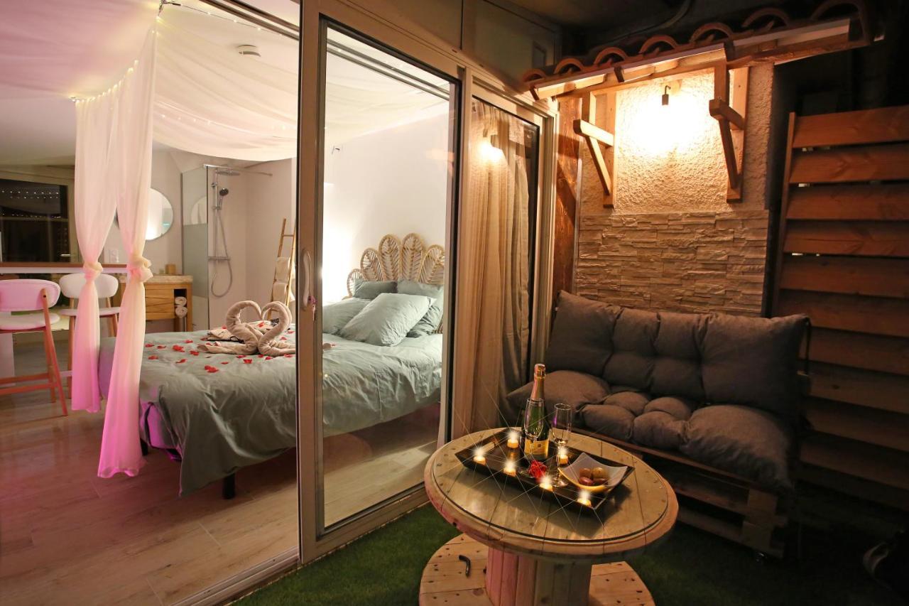 Lovina Chambre De Charme Avec Jaccuzi Velaux Екстериор снимка